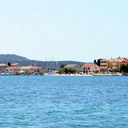 Family Friendly Seaside Krapanj, - 18004 Apartament Szybenik