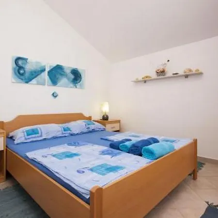 Family Friendly Seaside Krapanj, - 18004 *