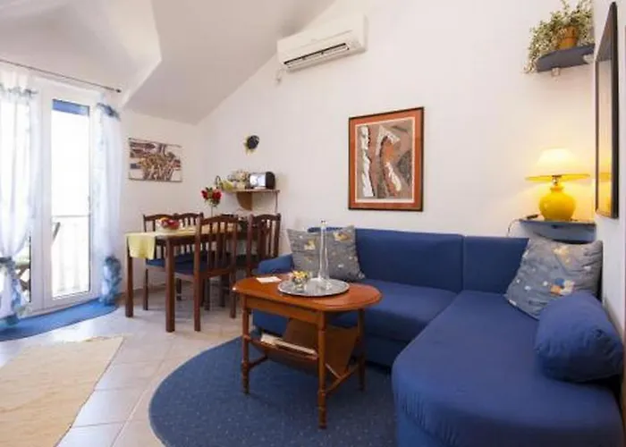 Family Friendly Seaside Krapanj, - 18004 Apartman