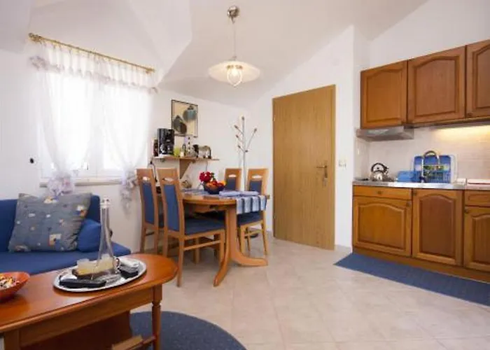 דירה Family Friendly Seaside Krapanj, - 18004 *