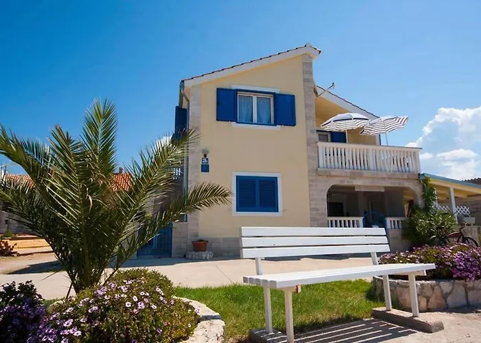 דירה Family Friendly Seaside Krapanj, - 18004